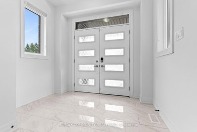 2879 Foxden Square • Pickering, ON photo 3
