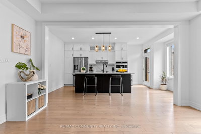 2879 Foxden Square • Pickering, ON photo 9