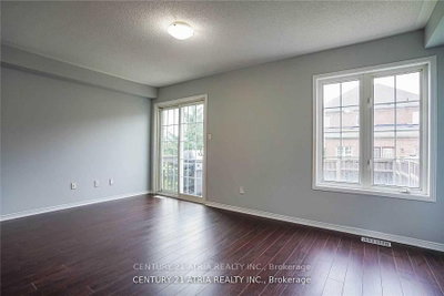 1424 Rennie Street • Oshawa, ON photo 3
