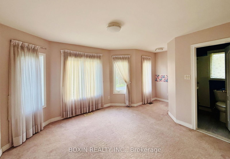 Room 1 - 1 Adirondack Gate
