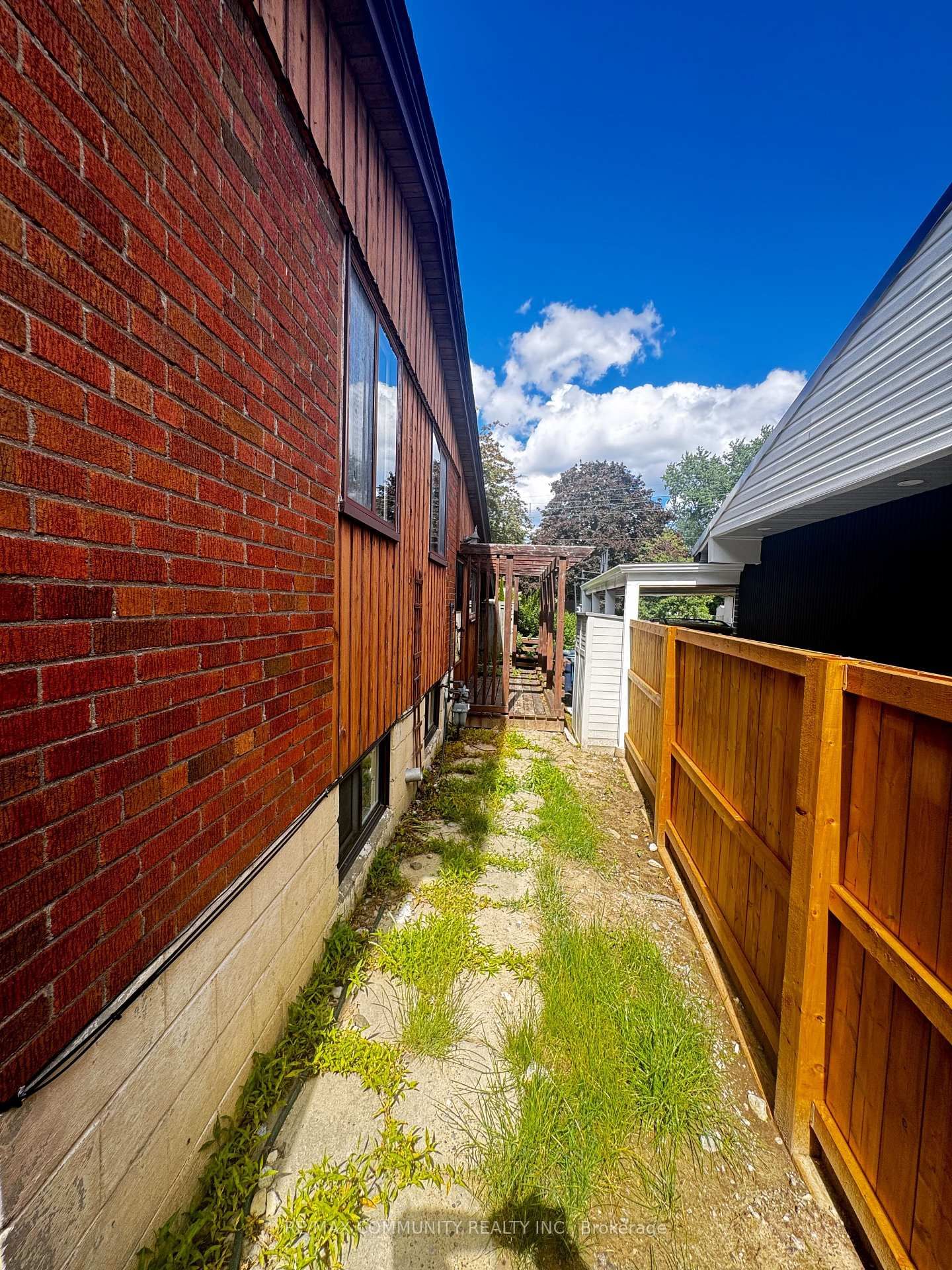 36 Benprice Court • Toronto, ON photo 6