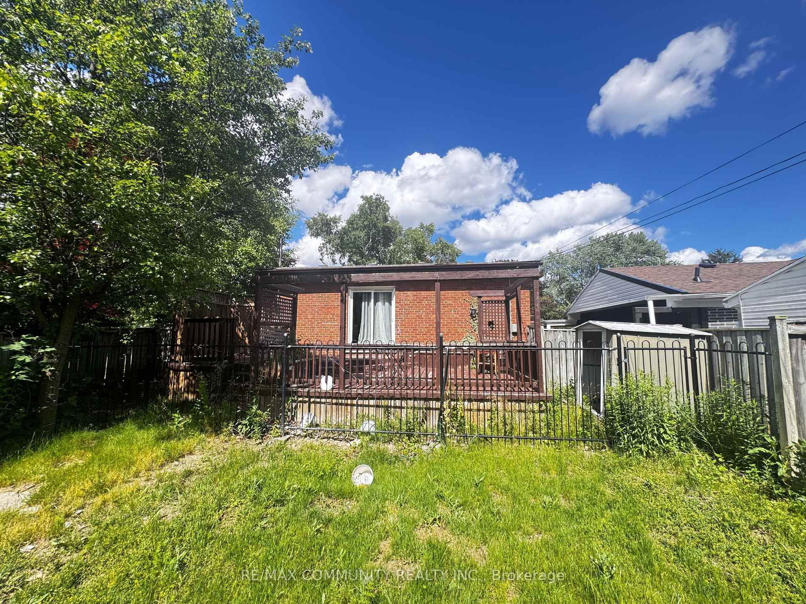 36 Benprice Court • Toronto, ON photo 8