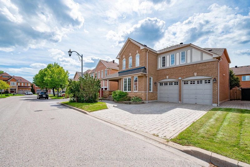 11 Montebello Crescent