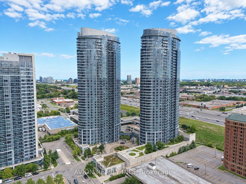 135 Village Green Square Unit 3017
