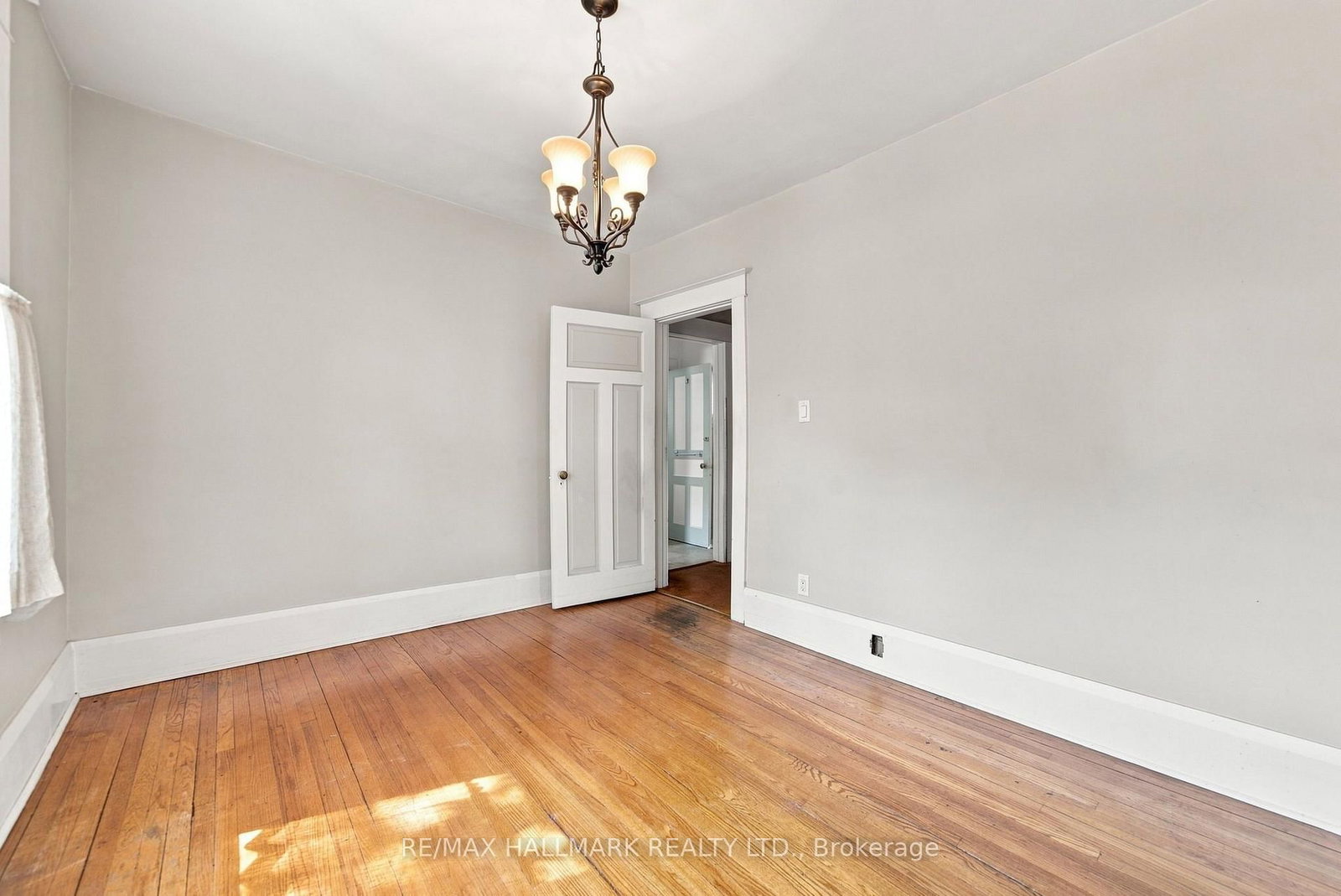 104 Chisholm Avenue • Toronto, ON photo 13