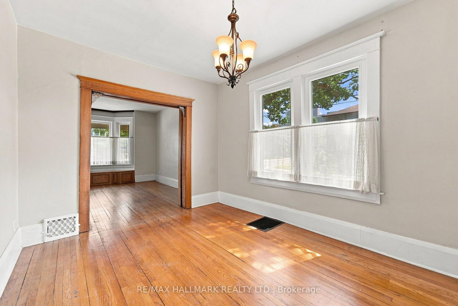 104 Chisholm Avenue • Toronto, ON photo 14