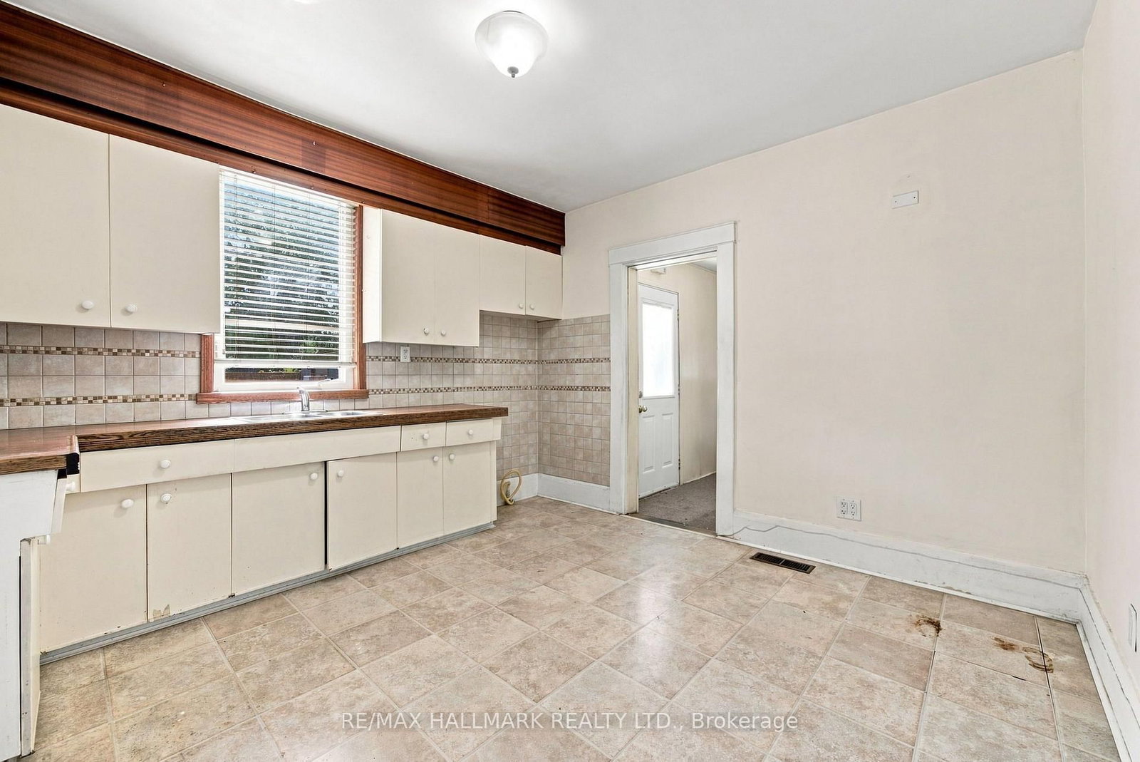 104 Chisholm Avenue • Toronto, ON photo 15