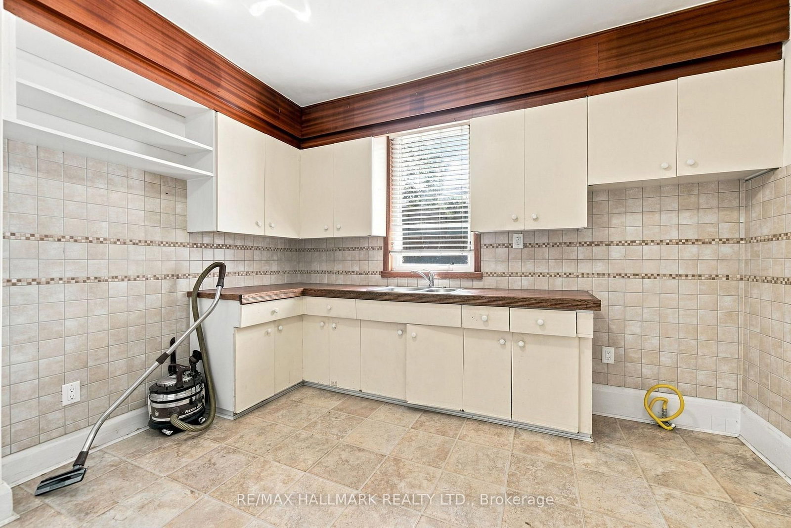 104 Chisholm Avenue • Toronto, ON photo 16