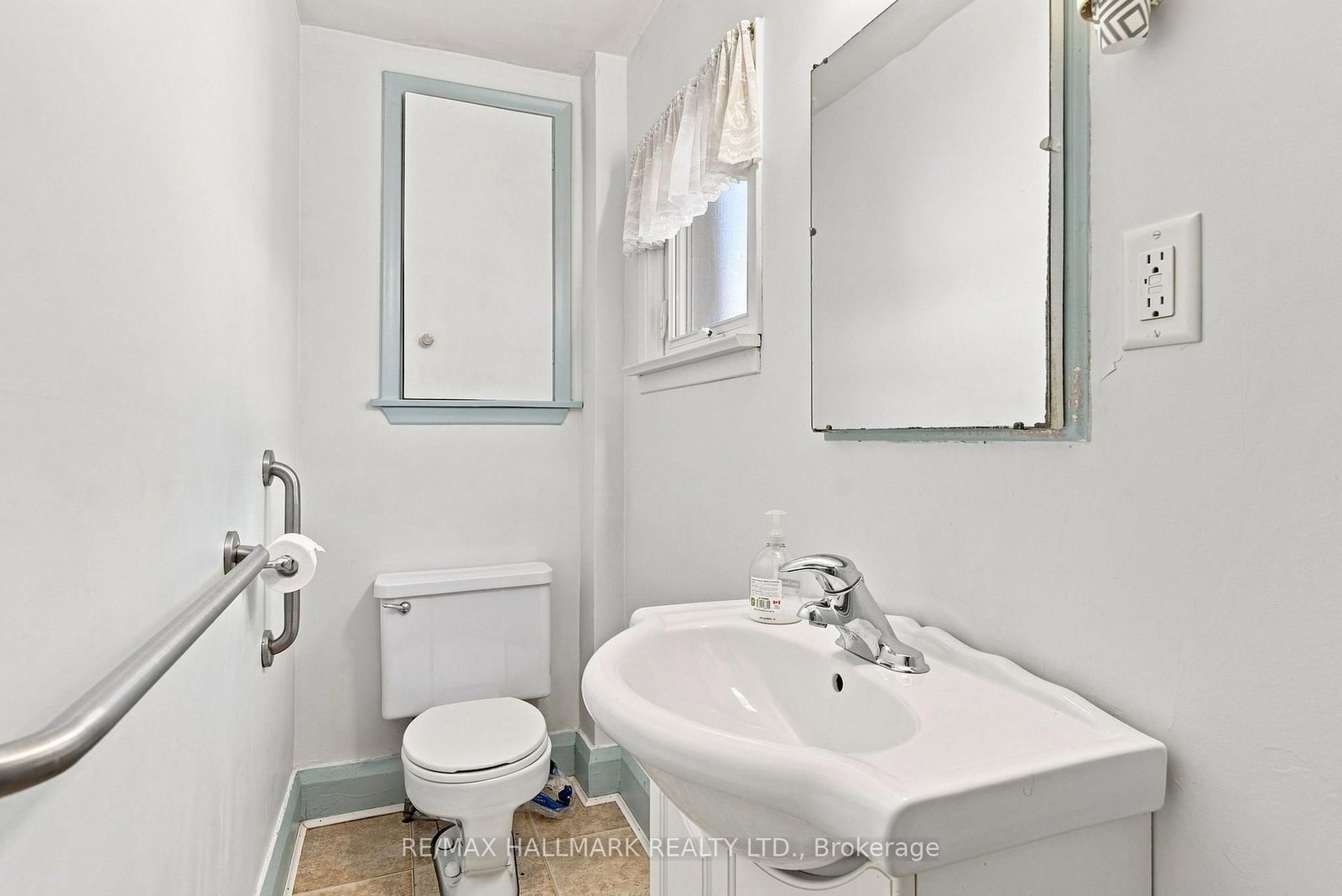 104 Chisholm Avenue • Toronto, ON photo 31