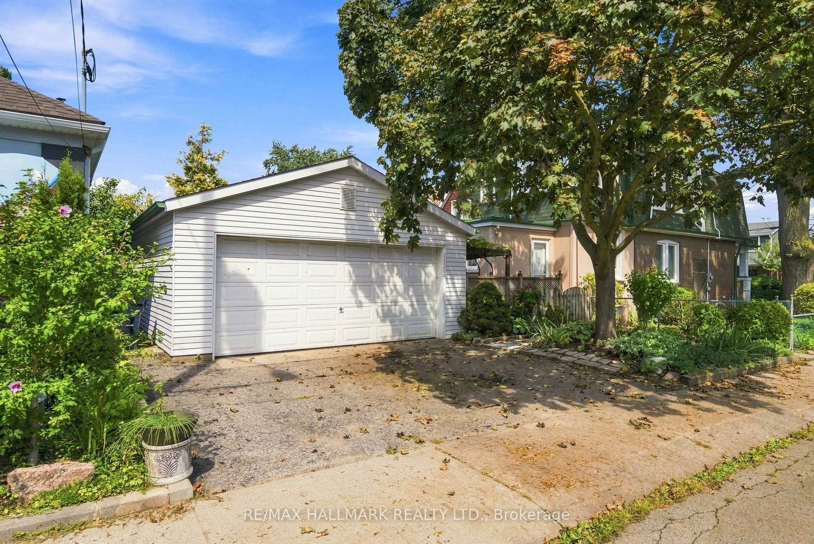 104 Chisholm Avenue • Toronto, ON photo 40