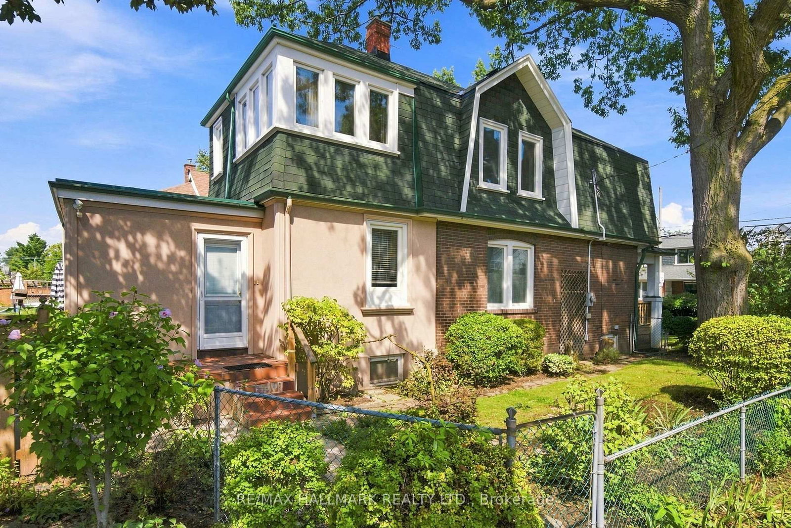 104 Chisholm Avenue • Toronto, ON photo 42