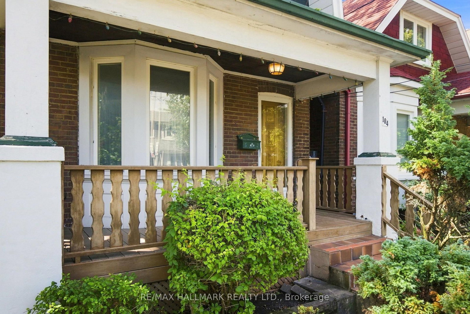 104 Chisholm Avenue • Toronto, ON photo 5