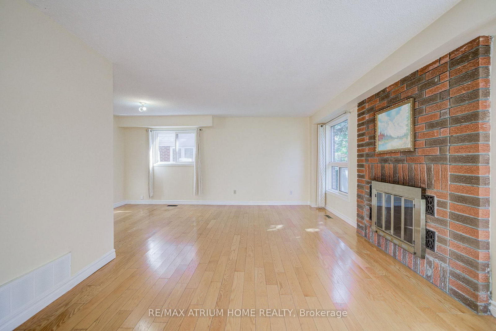 14 Copthorne Avenue • Toronto, ON photo 10