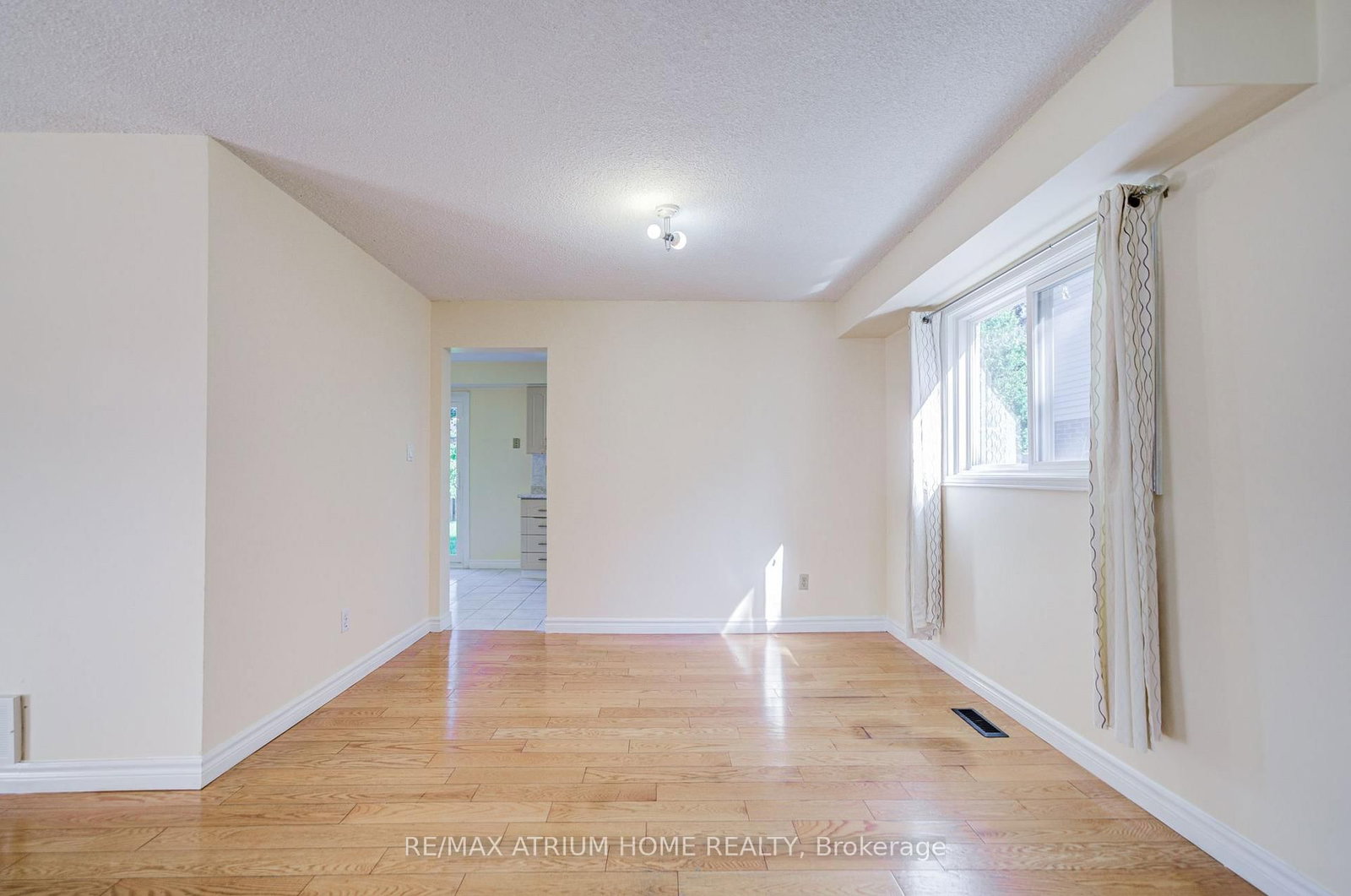 14 Copthorne Avenue • Toronto, ON photo 14