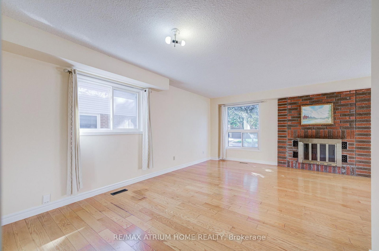 14 Copthorne Avenue • Toronto, ON photo 15