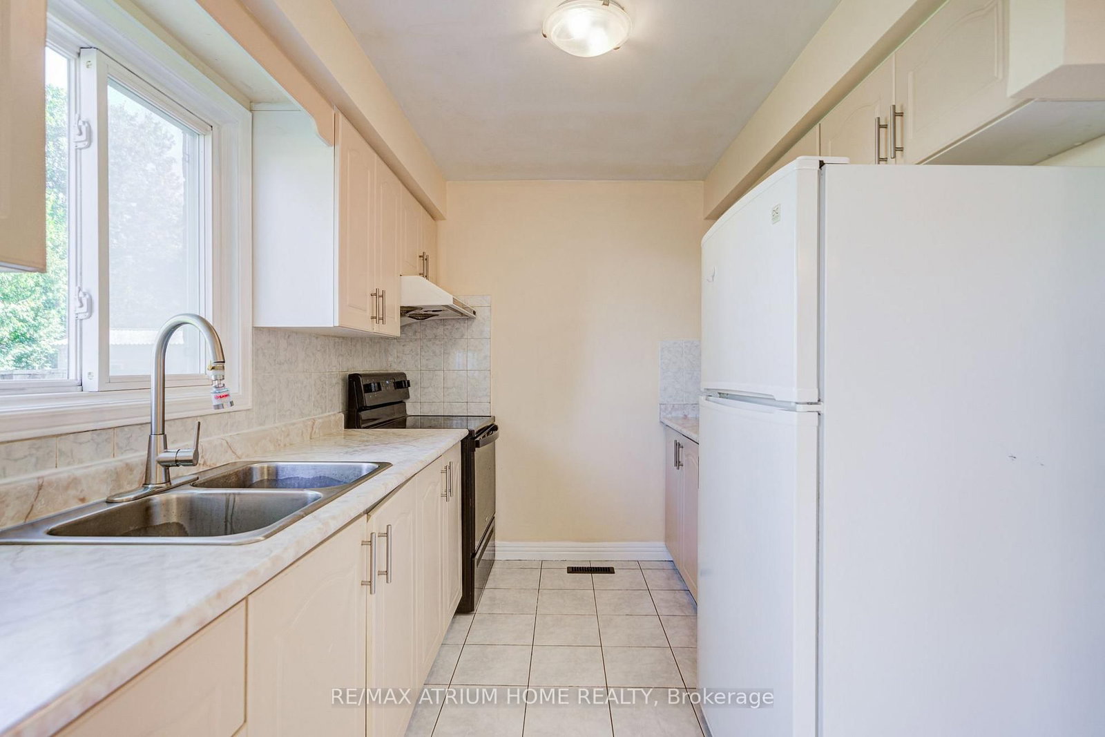 14 Copthorne Avenue • Toronto, ON photo 21