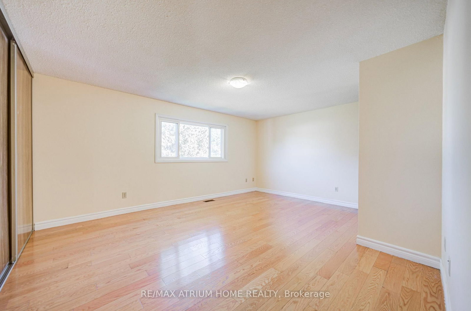 14 Copthorne Avenue • Toronto, ON photo 31