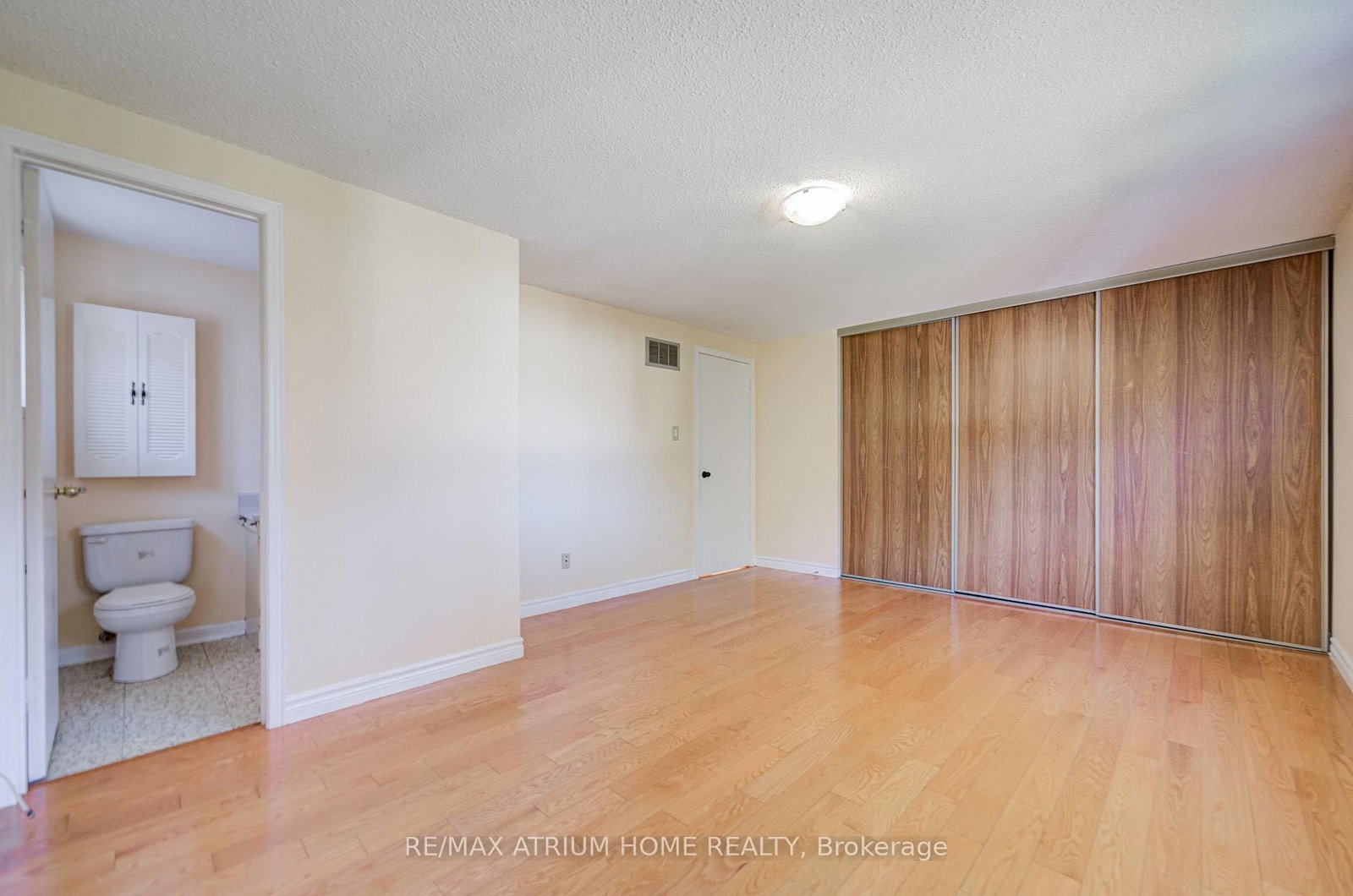 14 Copthorne Avenue • Toronto, ON photo 32