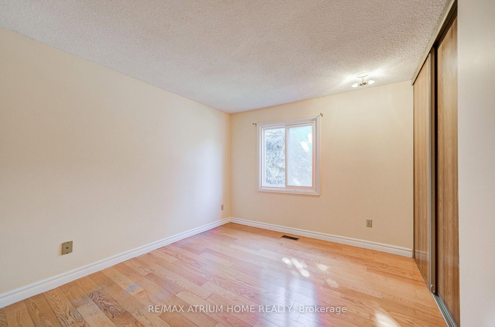 14 Copthorne Avenue • Toronto, ON photo 34