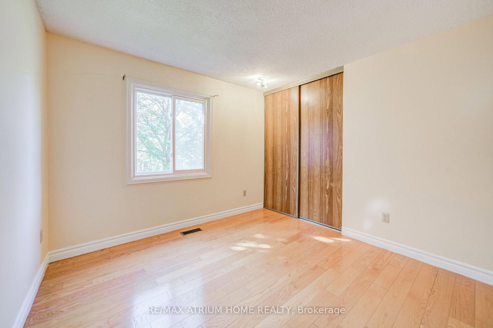 14 Copthorne Avenue • Toronto, ON photo 37