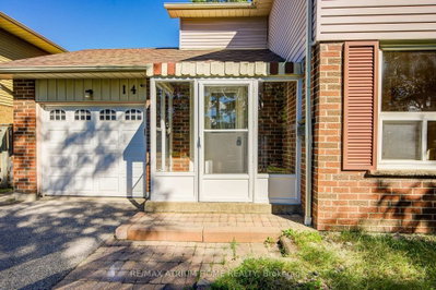 14 Copthorne Avenue • Toronto, ON photo 4