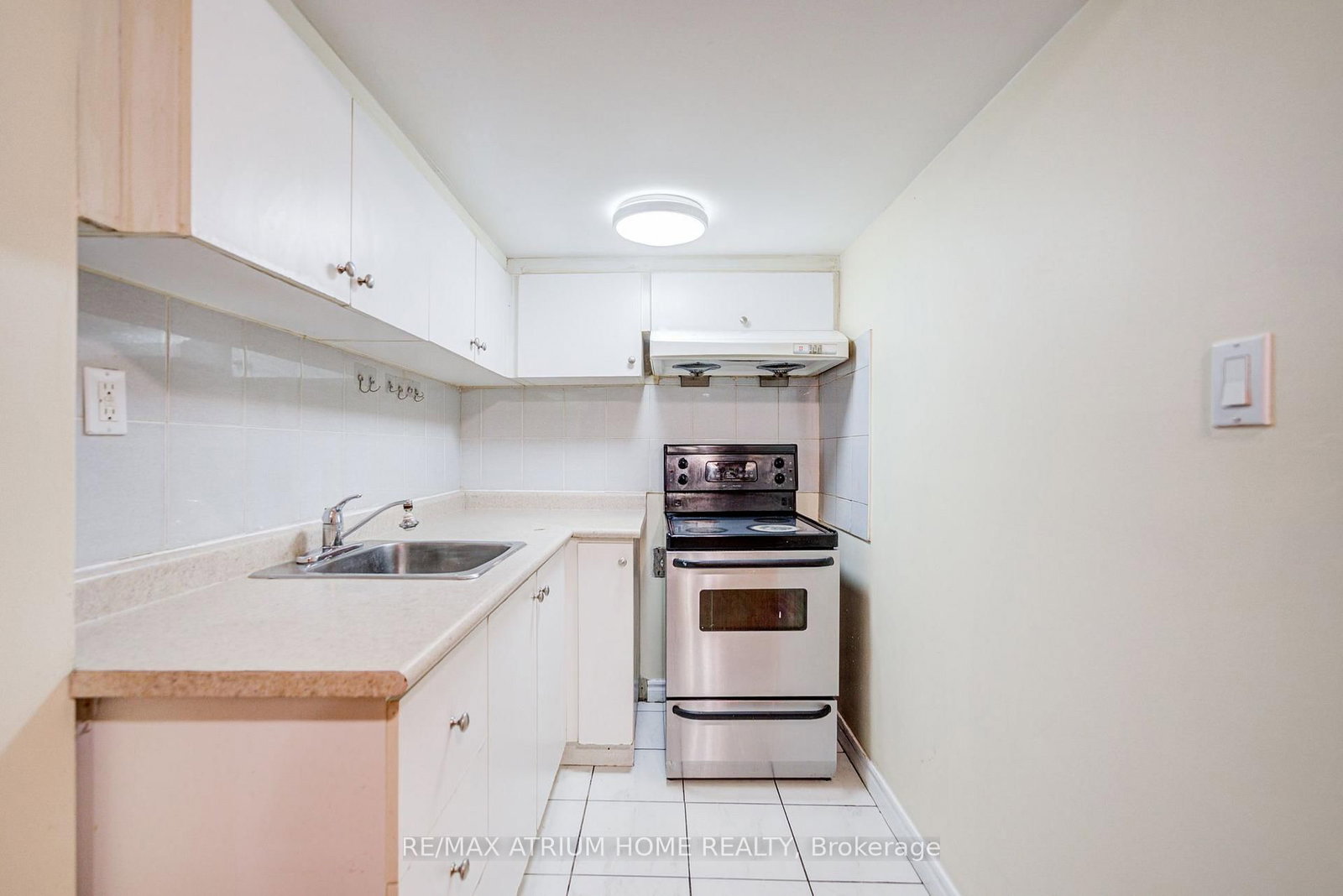 14 Copthorne Avenue • Toronto, ON photo 43