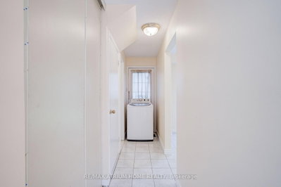 14 Copthorne Avenue • Toronto, ON photo 7