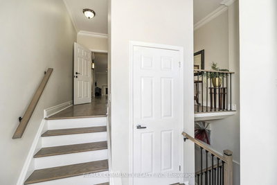 1606 Whitestone Drive • Oshawa, ON photo 2