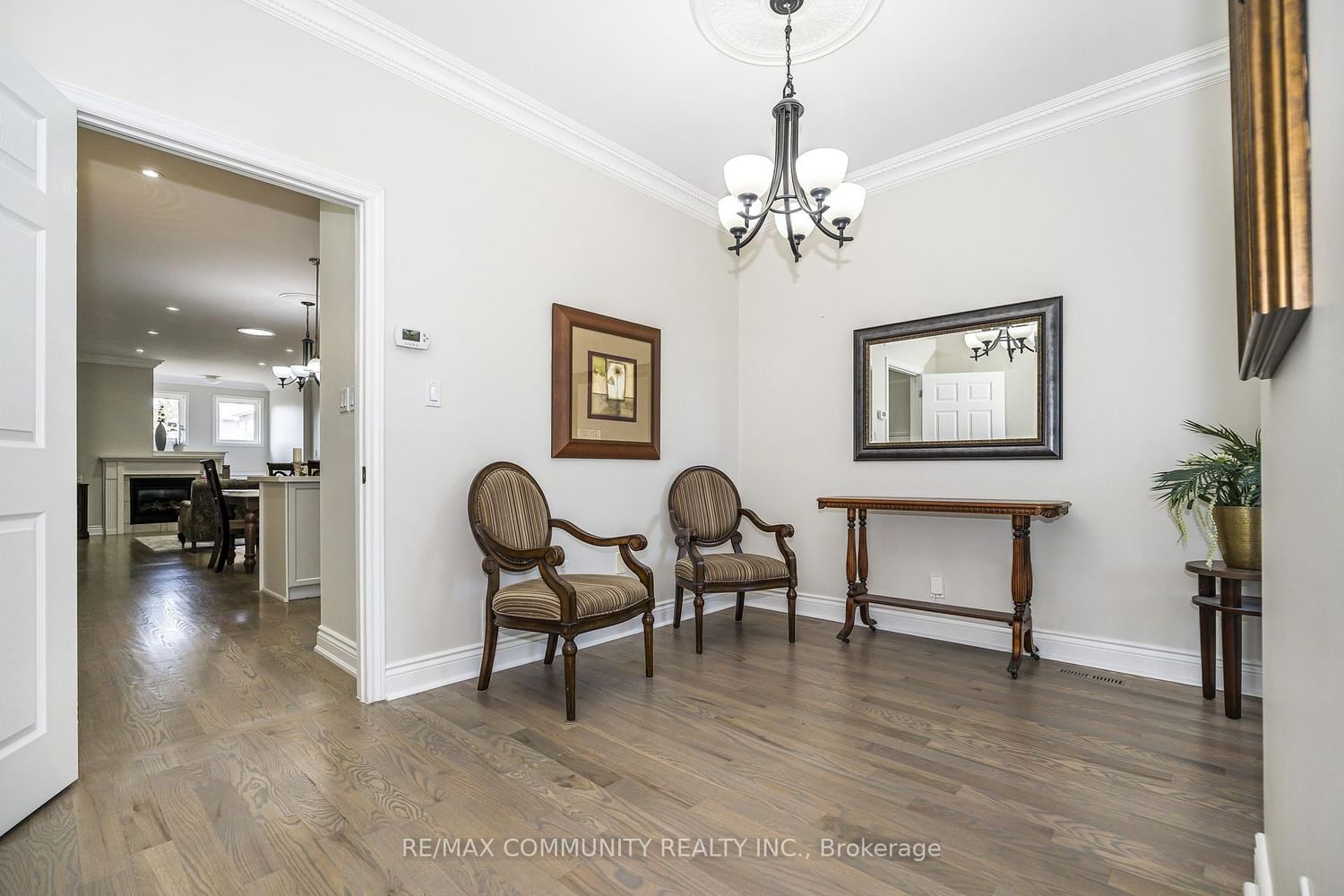 1606 Whitestone Drive • Oshawa, ON photo 3