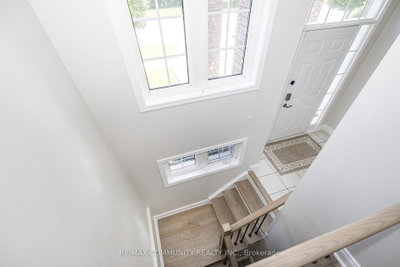 1606 Whitestone Drive • Oshawa, ON photo 5