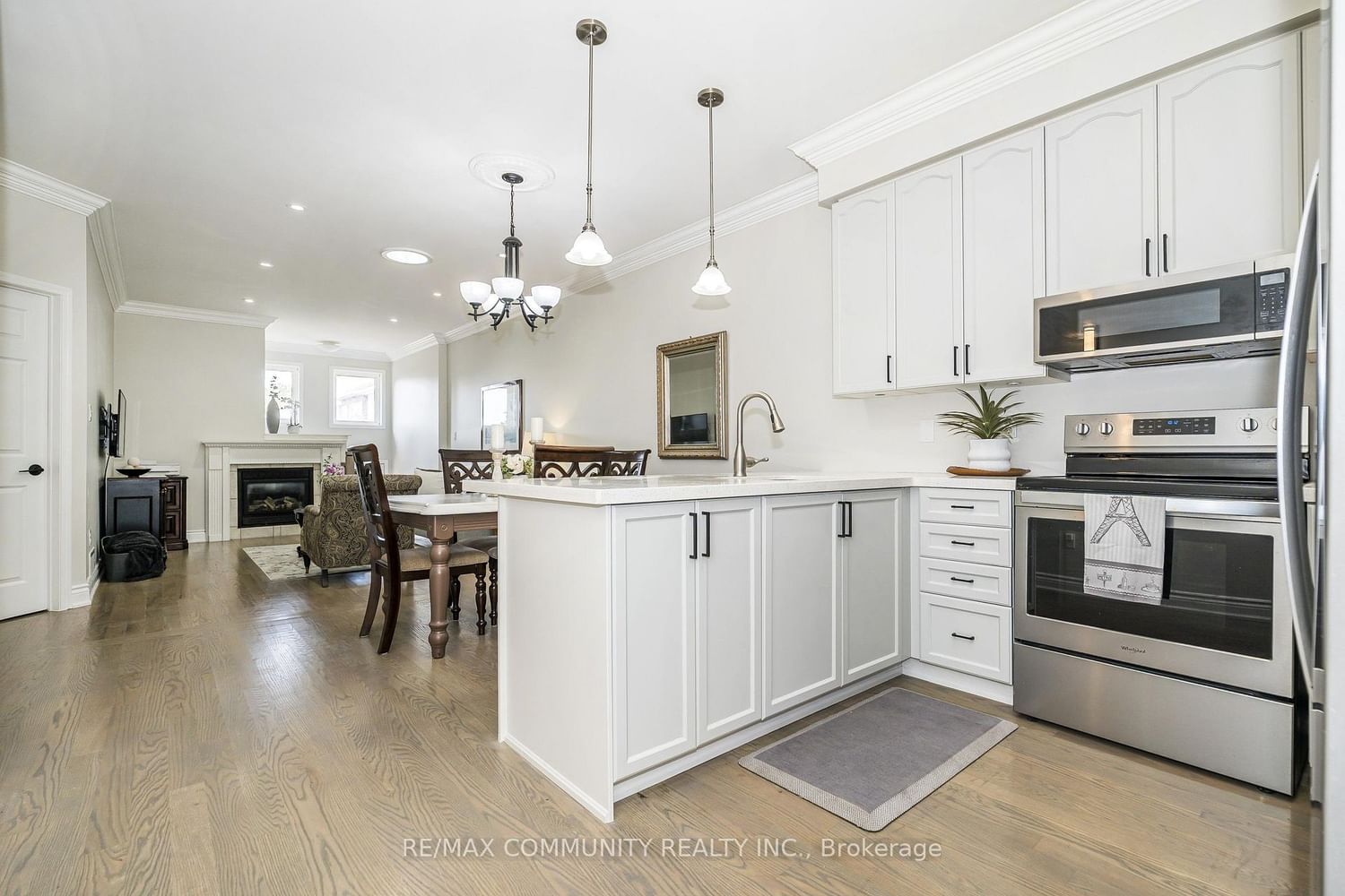 1606 Whitestone Drive • Oshawa, ON photo 6