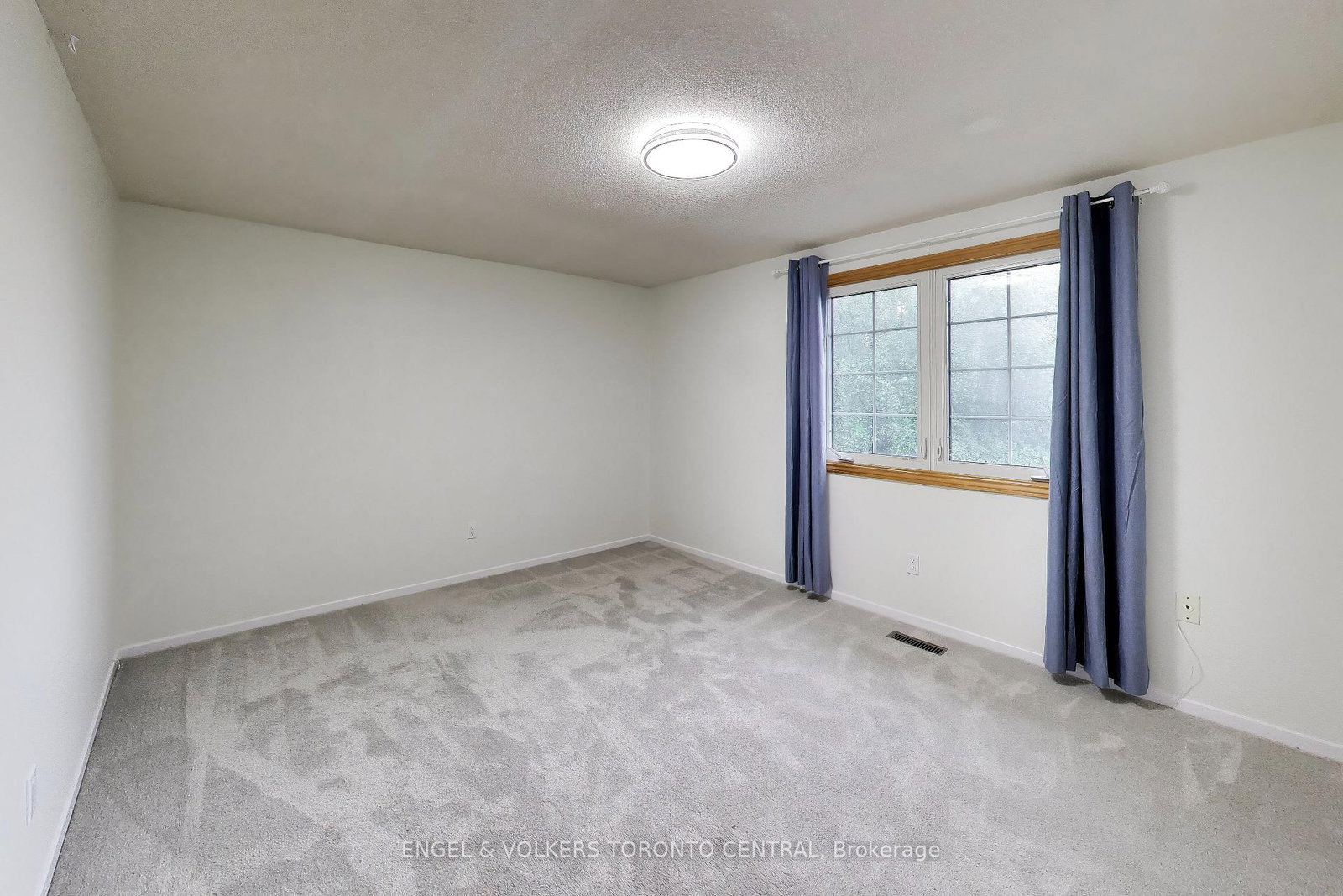 68 Hawley Crescent • Whitby, ON photo 11