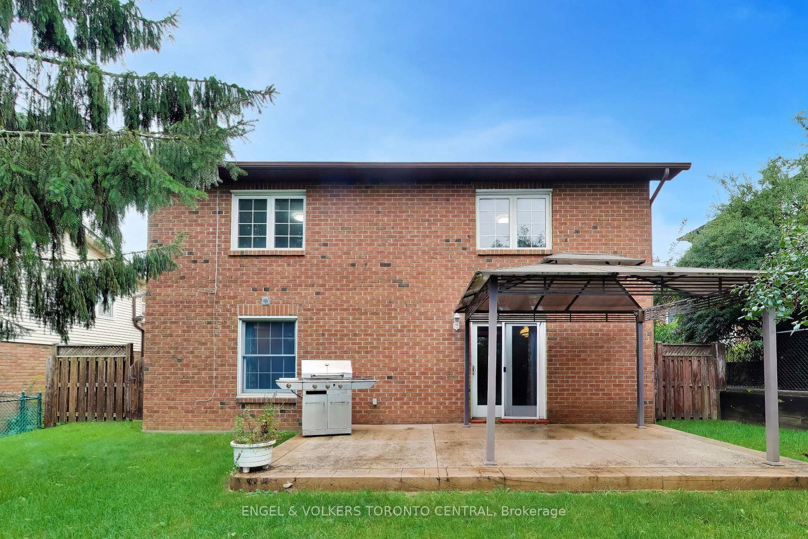 68 Hawley Crescent • Whitby, ON photo 15