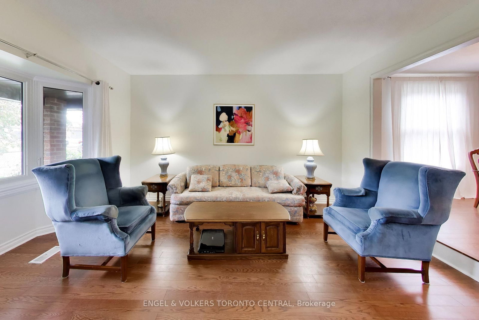 68 Hawley Crescent • Whitby, ON photo 2