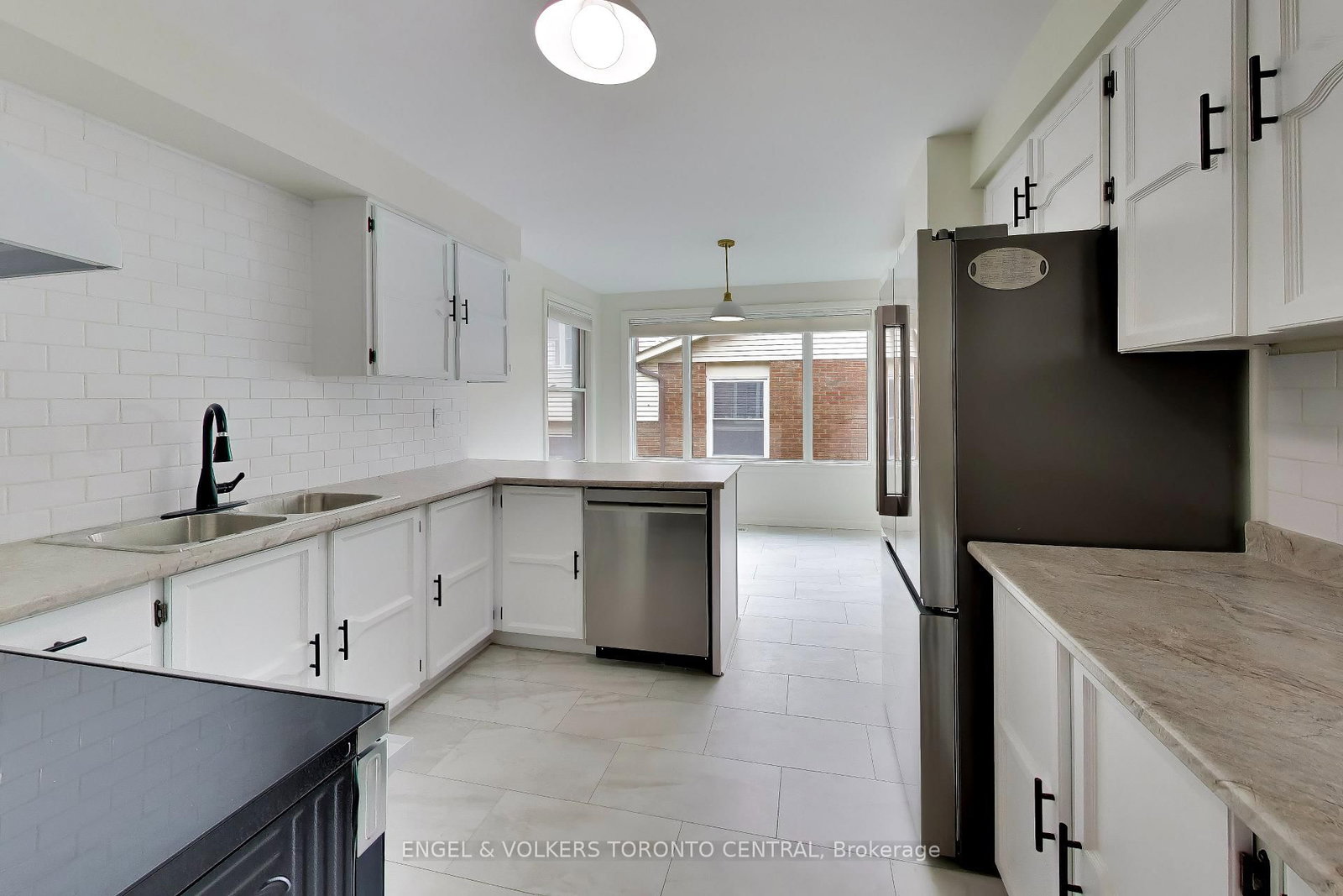 68 Hawley Crescent • Whitby, ON photo 4