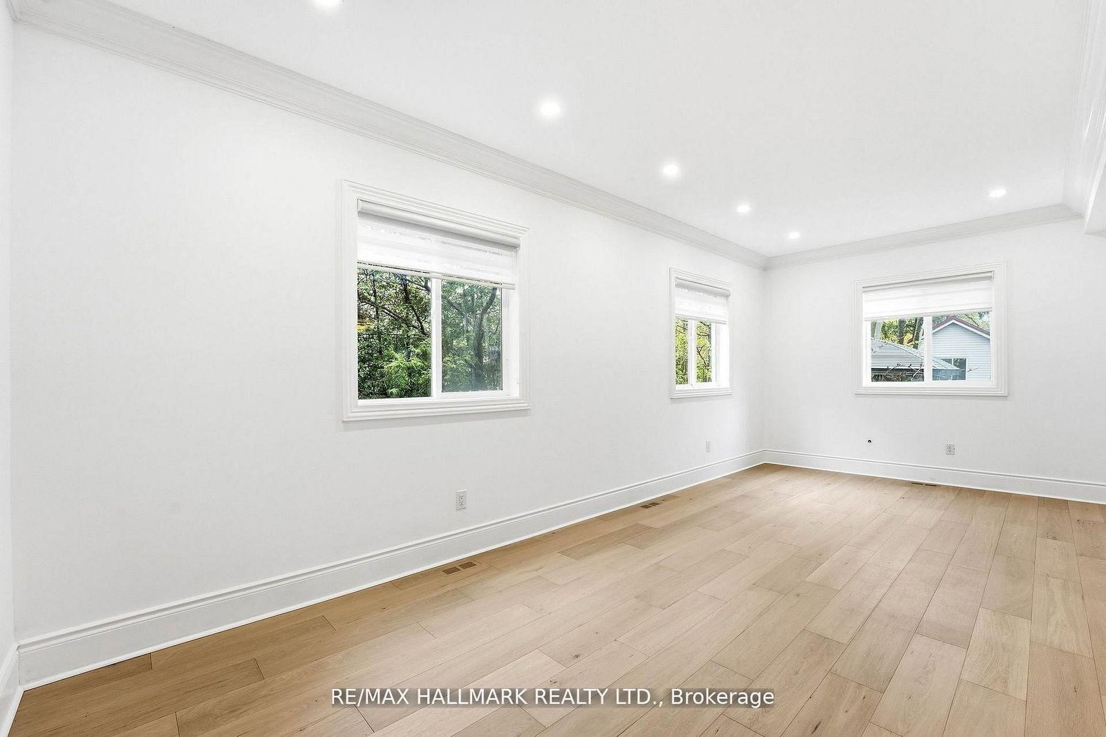 32 Orchard Park Drive • Toronto, ON photo 11