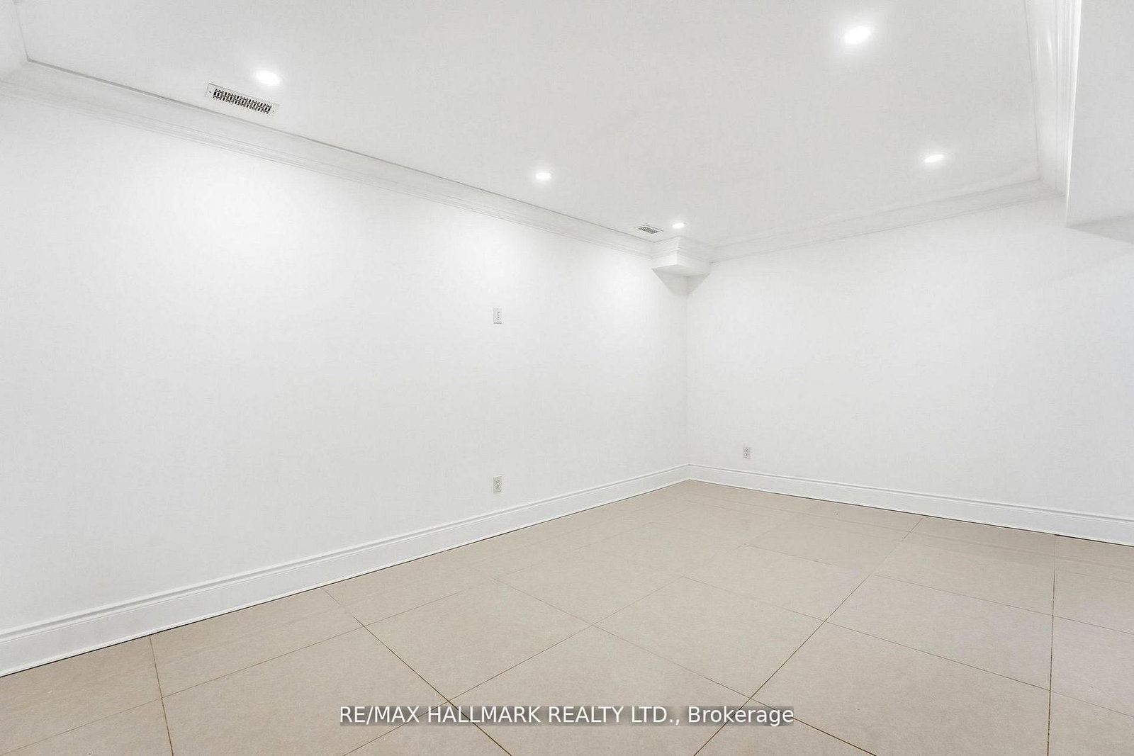 32 Orchard Park Drive • Toronto, ON photo 43