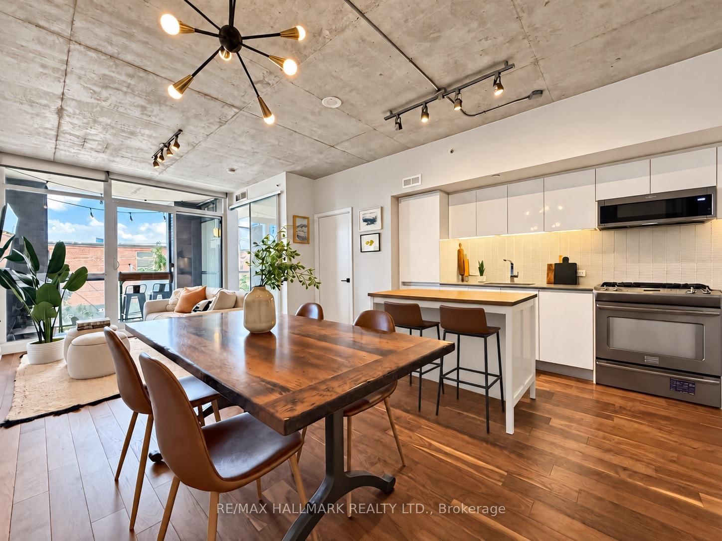 Property at 1190 Dundas