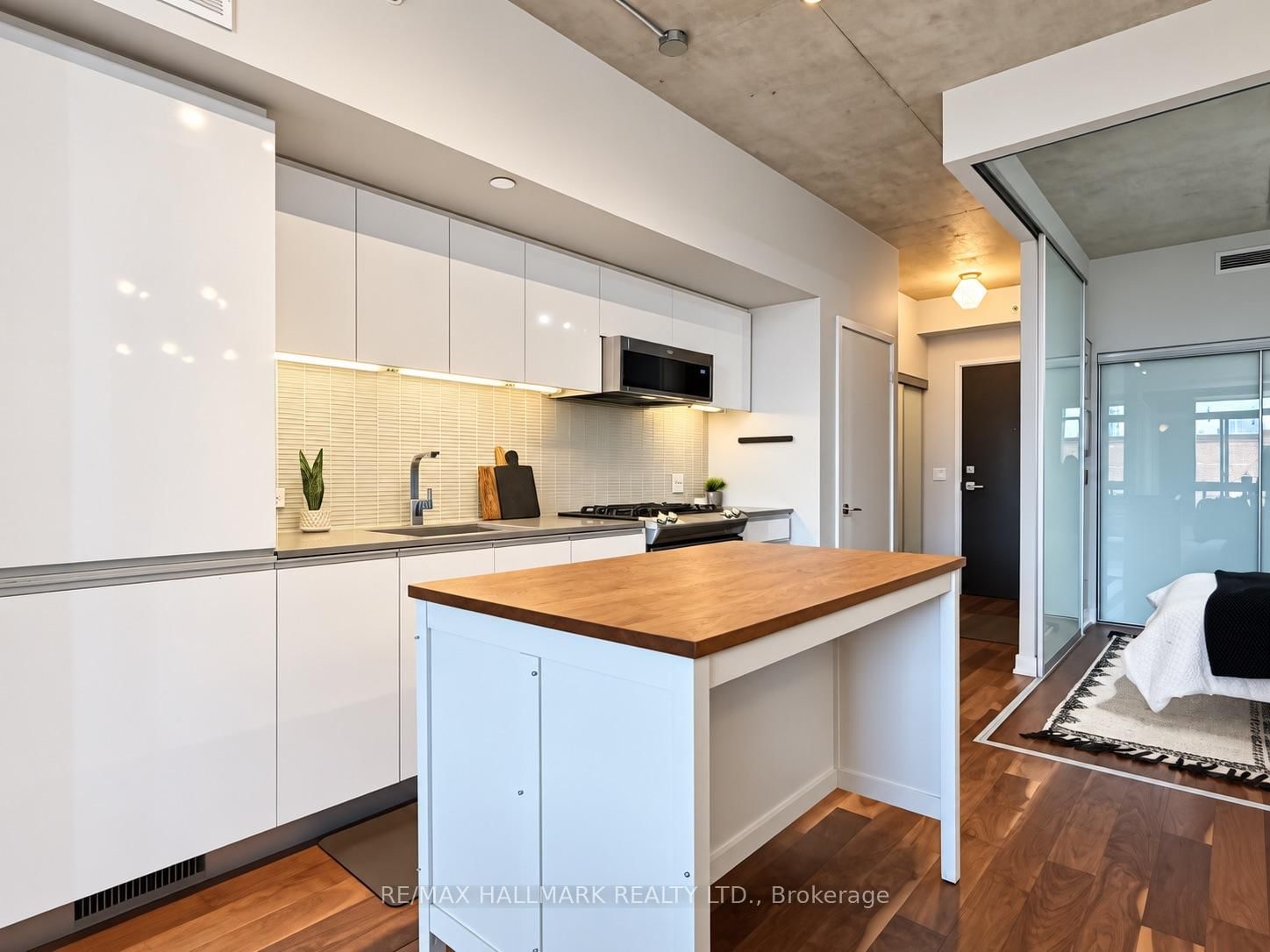 1190 Dundas Street E • #219 • Toronto, ON photo 5