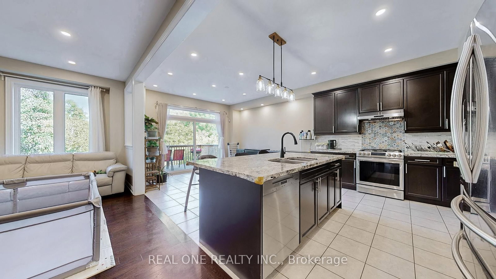 1815 Fairport Road • #6 • Pickering, ON photo 11