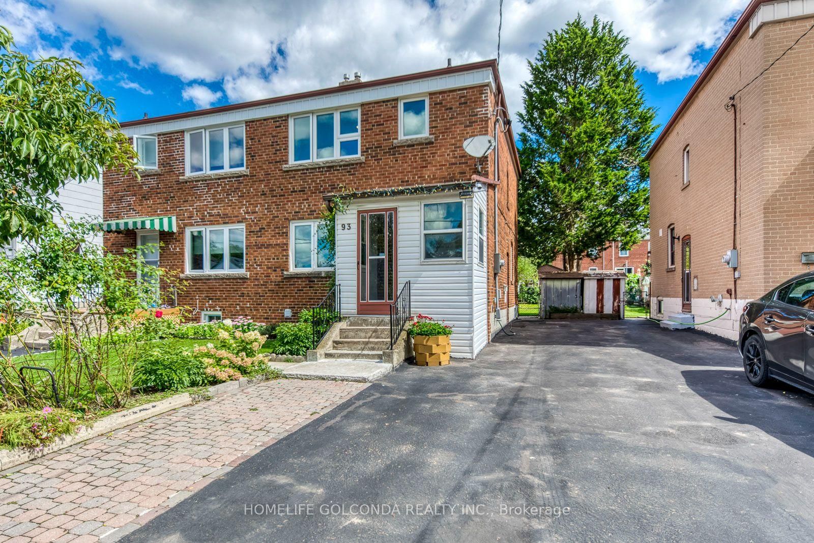 93 North Woodrow Boulevard • Toronto, ON photo 2