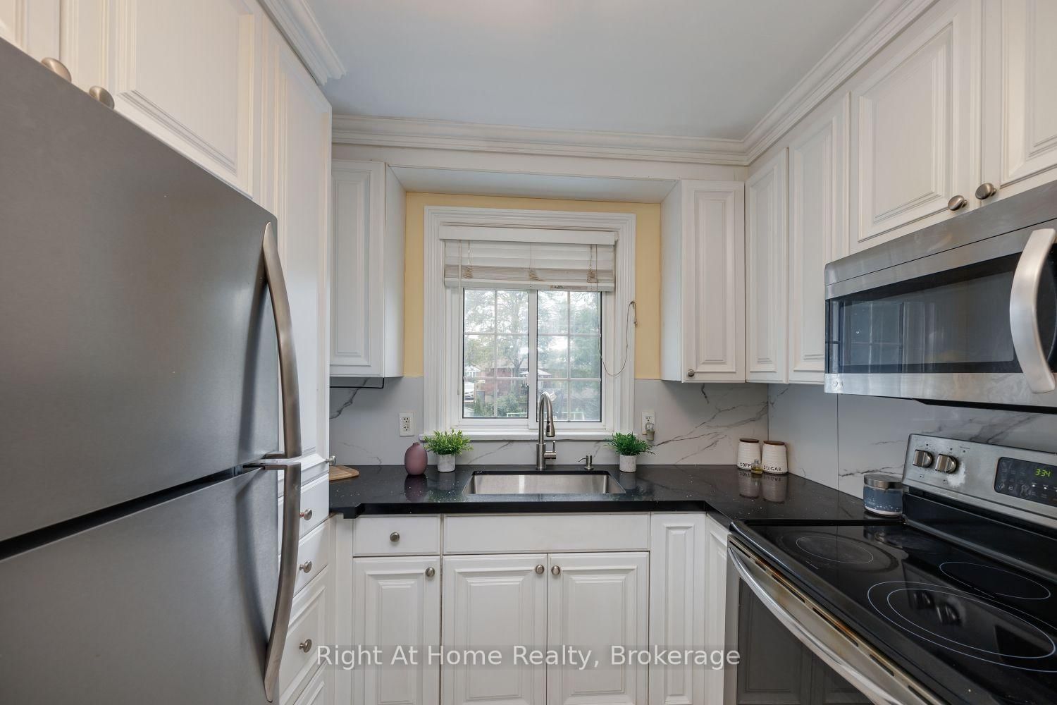 128 Lasalle Avenue • Oshawa, ON photo 18