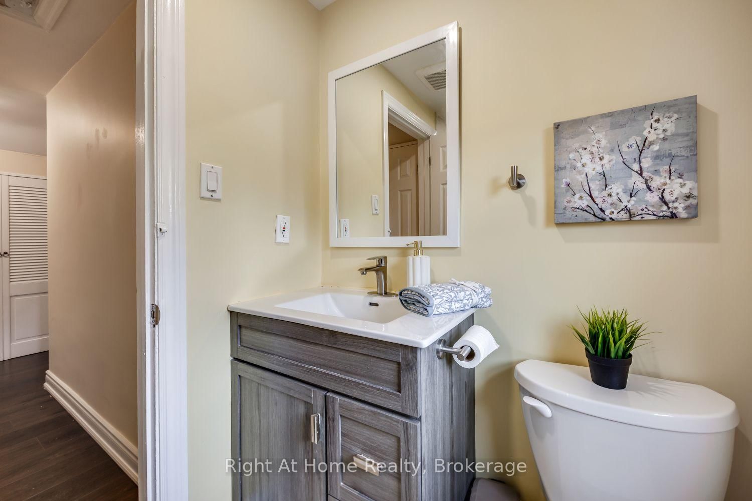 128 Lasalle Avenue • Oshawa, ON photo 27