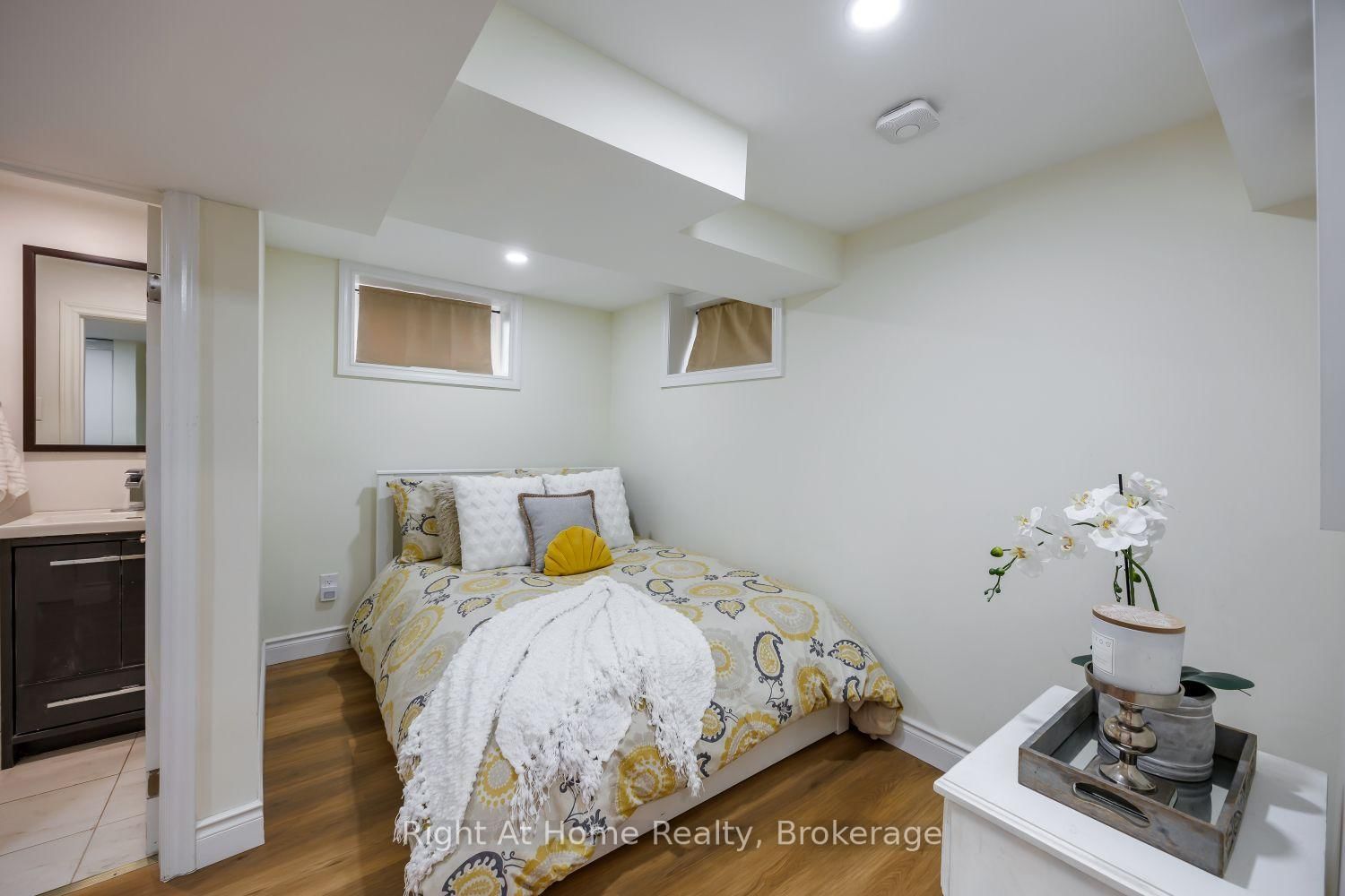 128 Lasalle Avenue • Oshawa, ON photo 38