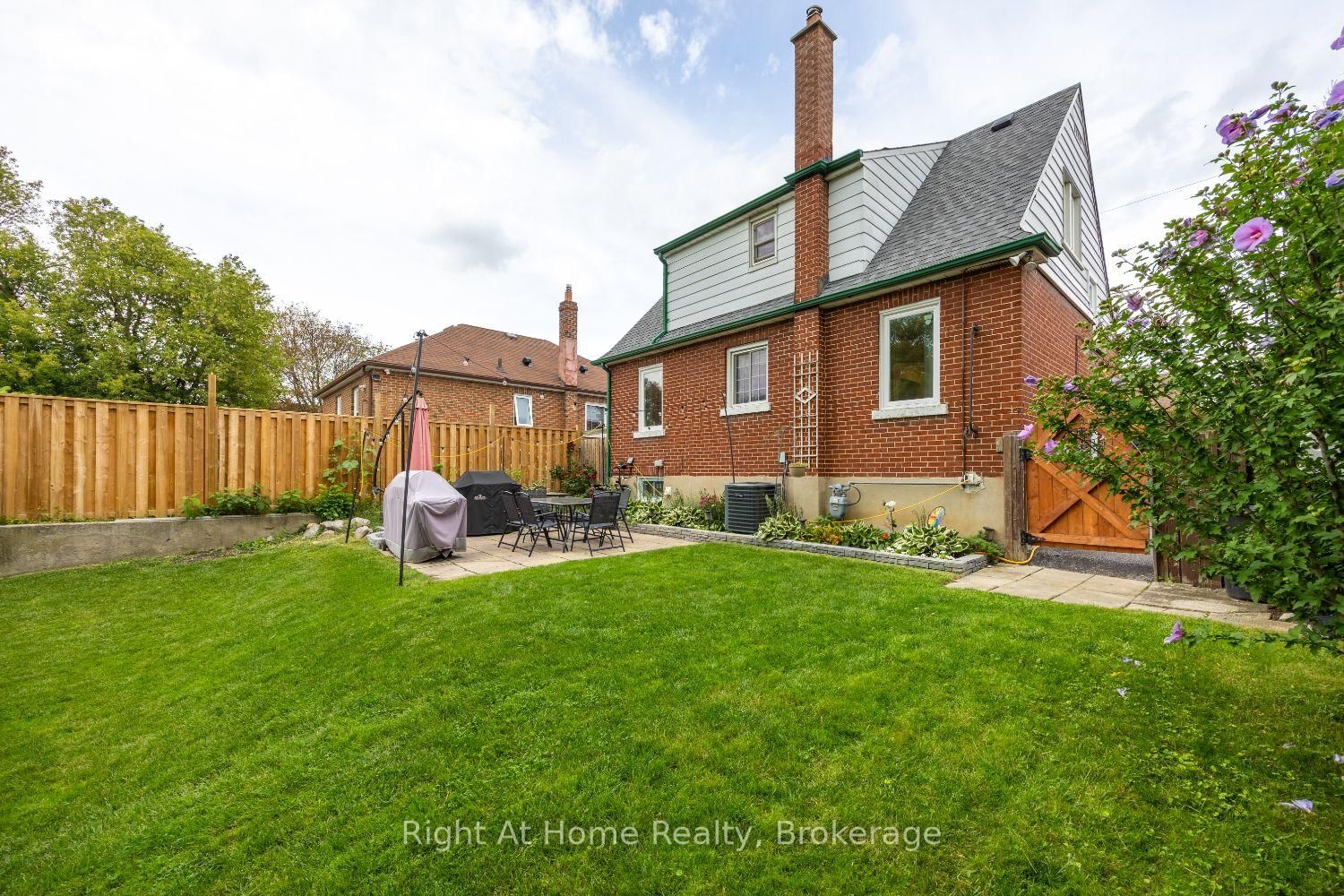 128 Lasalle Avenue • Oshawa, ON photo 44