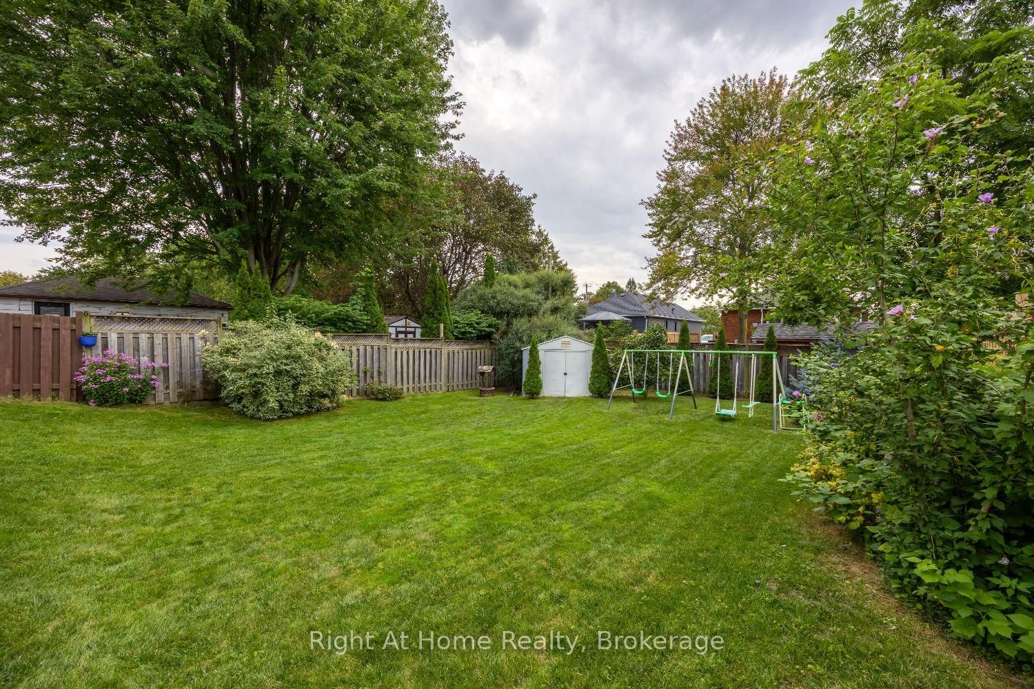 128 Lasalle Avenue • Oshawa, ON photo 48