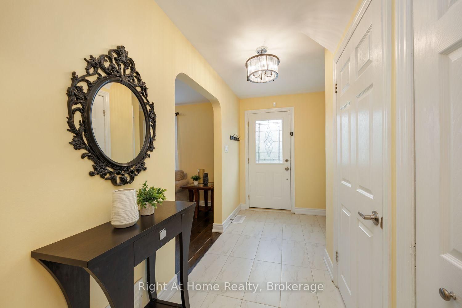 128 Lasalle Avenue • Oshawa, ON photo 6