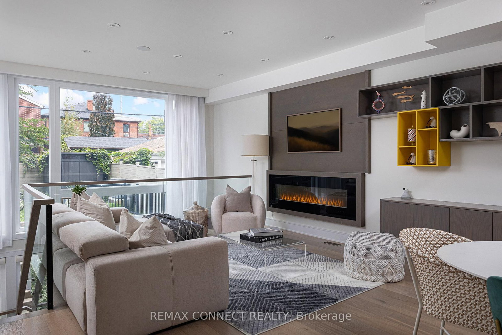 164 Aldwych Avenue • Toronto, ON photo 4