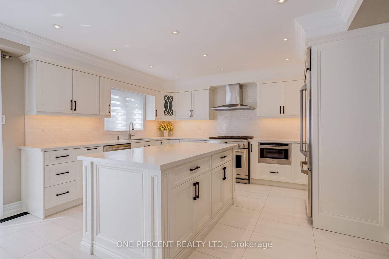 7 Mendip Crescent • Toronto, ON photo 11
