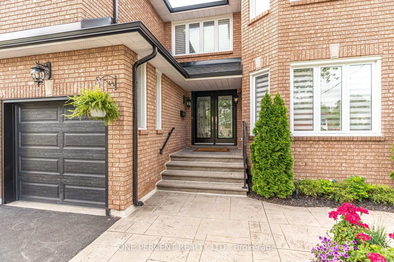7 Mendip Crescent • Toronto, ON photo 3